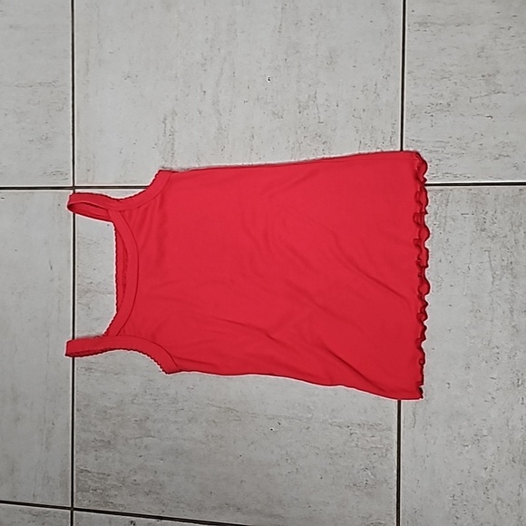 Tank Tops - Picture 4 of 5